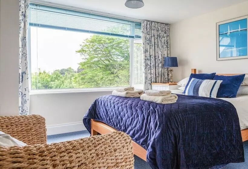 Hydeaway, 7 Grafton Towers
