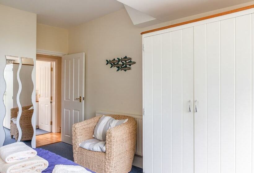 Hydeaway, 7 Grafton Towers