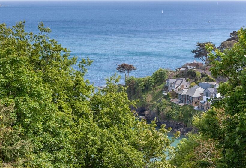 Hydeaway, 7 Grafton Towers