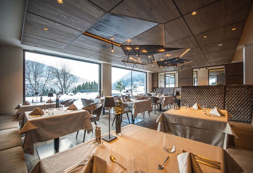 Kronhotel Leitgam Luxury Hotel For Two