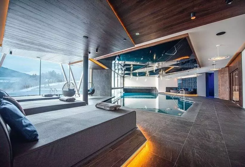 Kronhotel Leitgam Luxury Hotel For Two