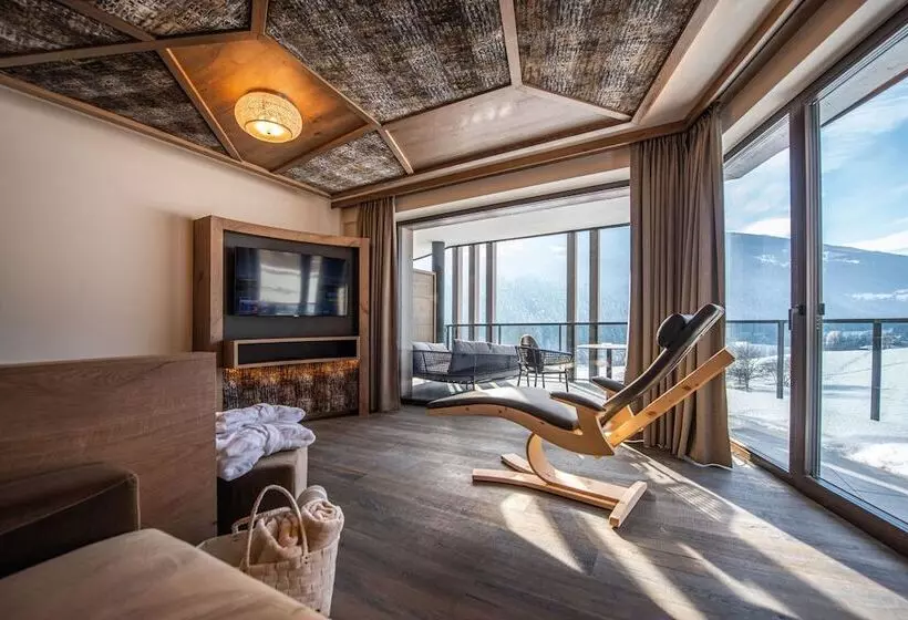 Kronhotel Leitgam Luxury Hotel For Two