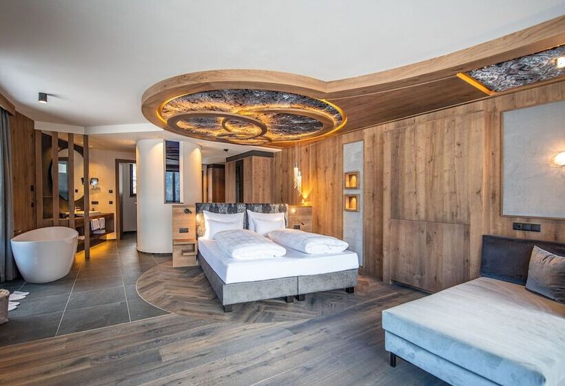 Kronhotel Leitgam Luxury Hotel For Two