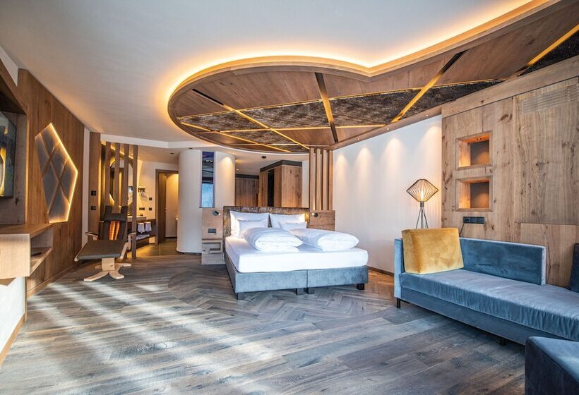 Kronhotel Leitgam Luxury Hotel For Two