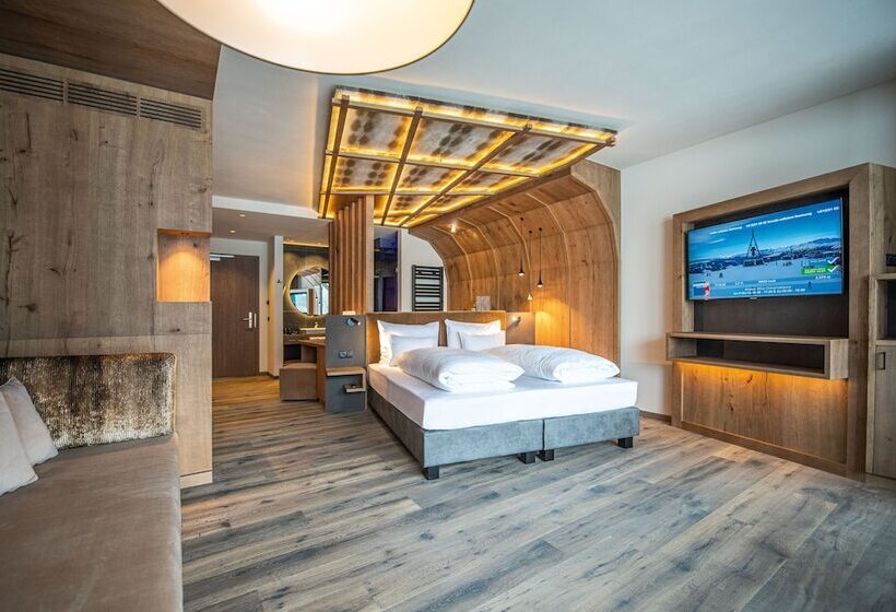 Kronhotel Leitgam Luxury Hotel For Two