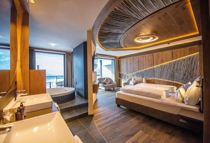 Kronhotel Leitgam Luxury Hotel For Two