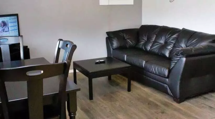 Maple Leaf Motel & Rv Resort