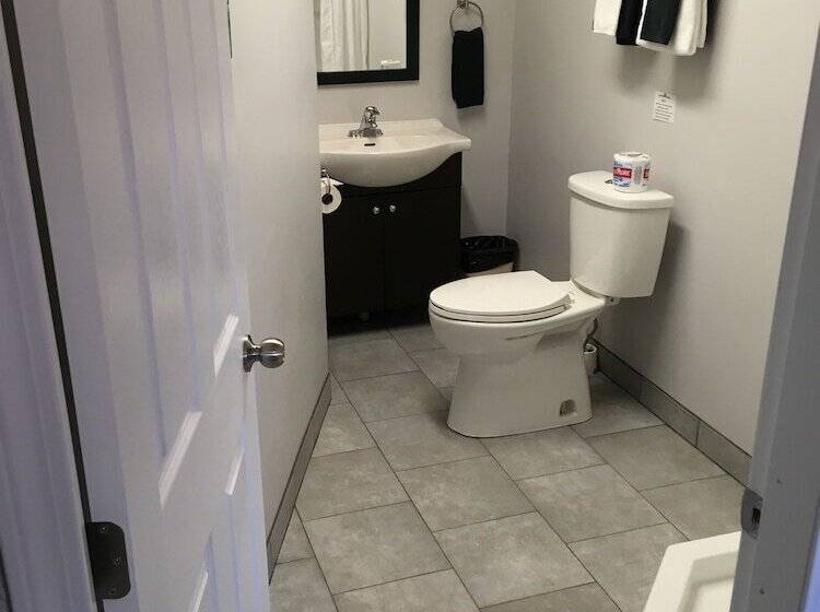 Maple Leaf Motel & Rv Resort