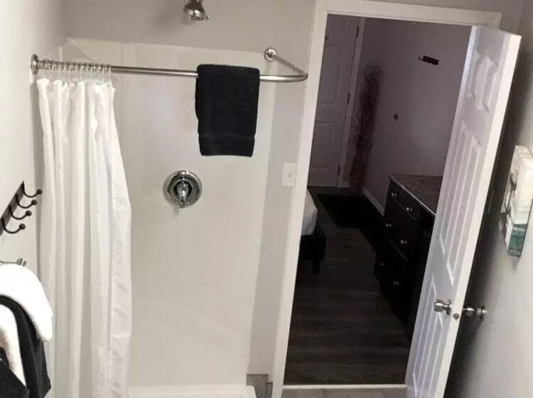 Maple Leaf Motel & Rv Resort