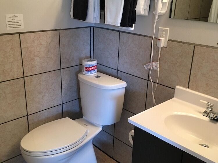 Maple Leaf Motel & Rv Resort