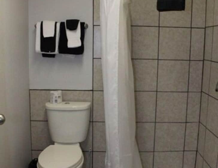 Maple Leaf Motel & Rv Resort