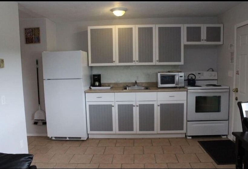 Maple Leaf Motel & Rv Resort