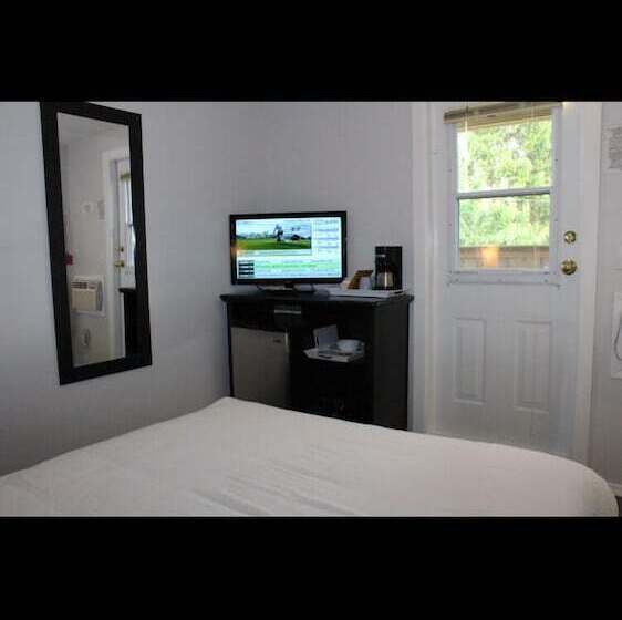 Maple Leaf Motel & Rv Resort