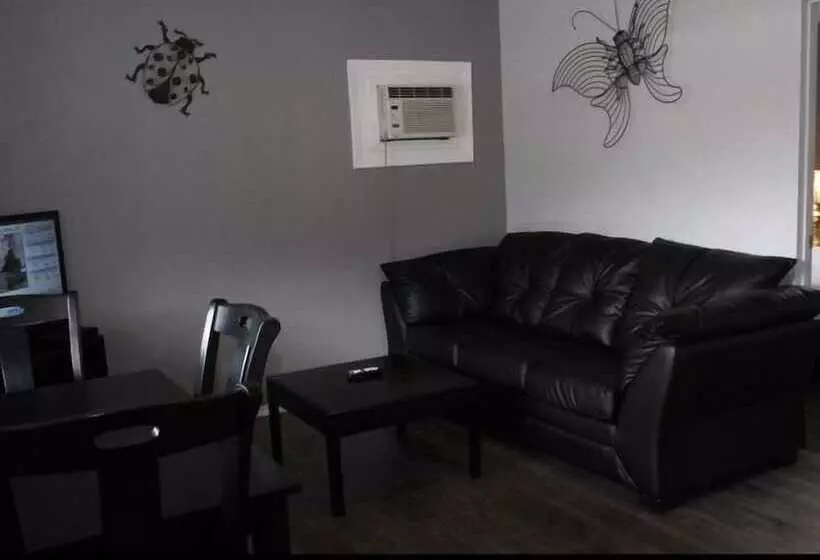 Maple Leaf Motel & Rv Resort