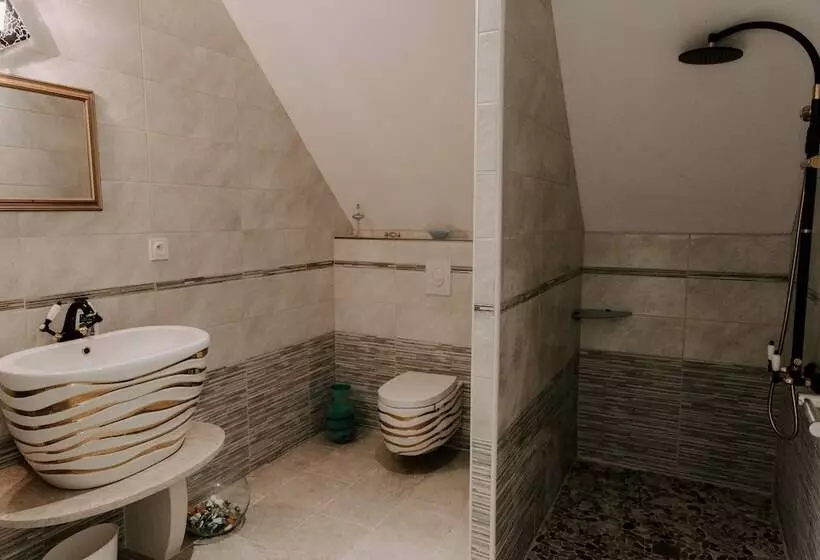 Majatalo Chambres D Hotes Il Piccolo Castello