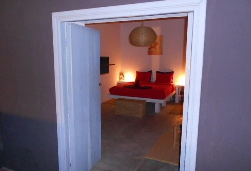 بنسيون La Negra