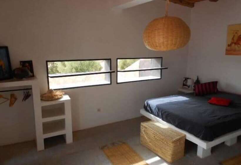 بنسيون La Negra