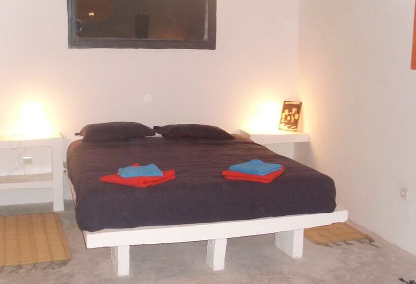 بنسيون La Negra