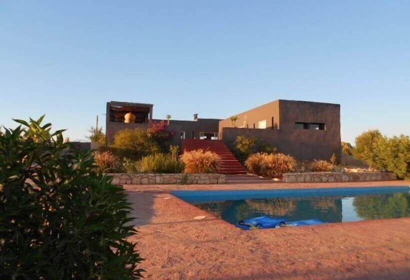 بنسيون La Negra