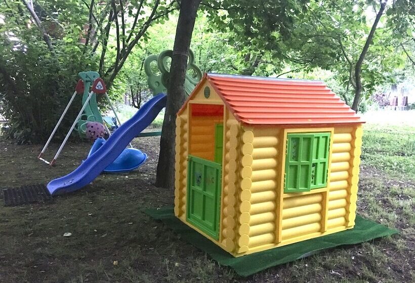 פנסיון Villa Vishnevaya