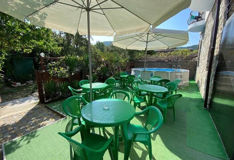 פנסיון Villa Vishnevaya