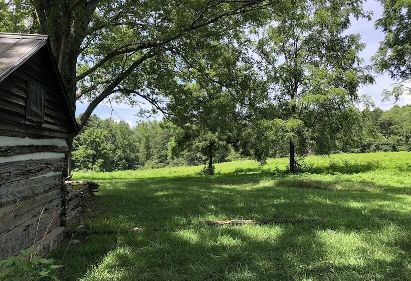 Smokey Mtn. Romantic Handcrafted Cabins