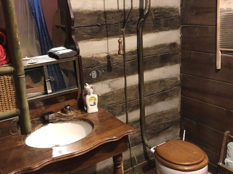 Smokey Mtn. Romantic Handcrafted Cabins