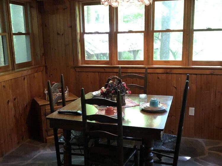 Smokey Mtn. Romantic Handcrafted Cabins