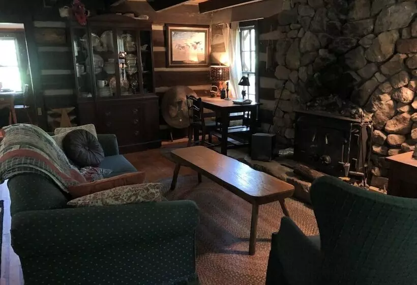 Smokey Mtn. Romantic Handcrafted Cabins