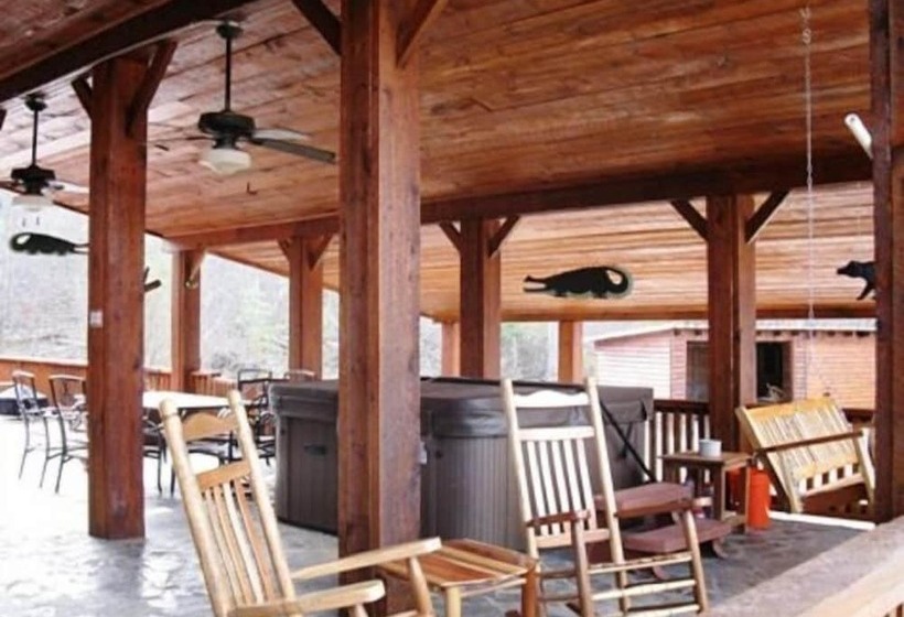The Lodge At Hideaway Hollow  Copperhill Tn