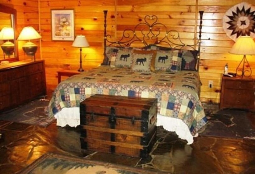 The Lodge At Hideaway Hollow  Copperhill Tn