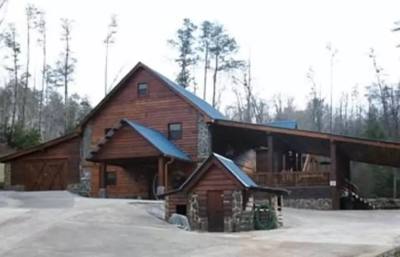 The Lodge At Hideaway Hollow  Copperhill Tn
