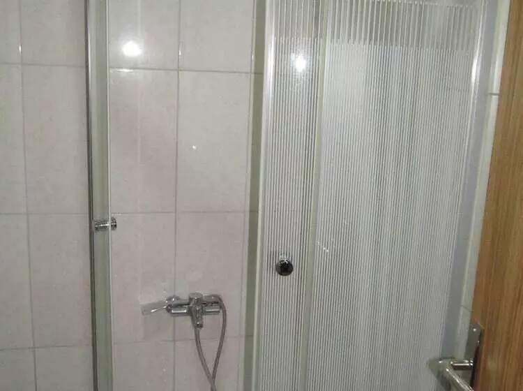 Zeus Apart Otel