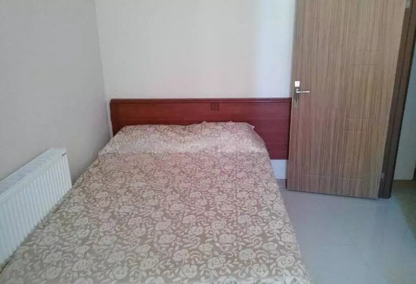Zeus Apart Otel