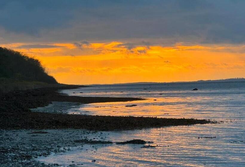 مبيت وإفطار Pension Skovly