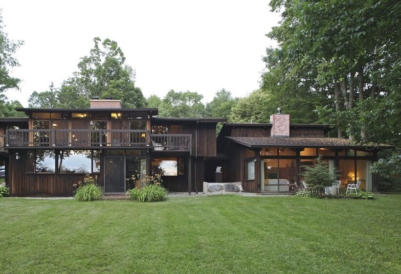 ベッドアンドブレックファースト Tanglewood Suites