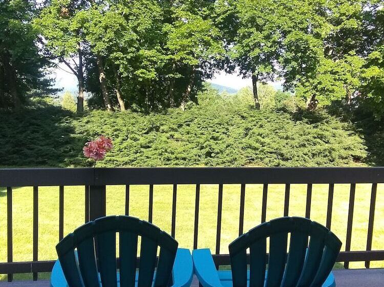 ベッドアンドブレックファースト Tanglewood Suites