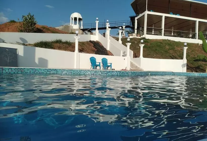 Casa Blanca Hill