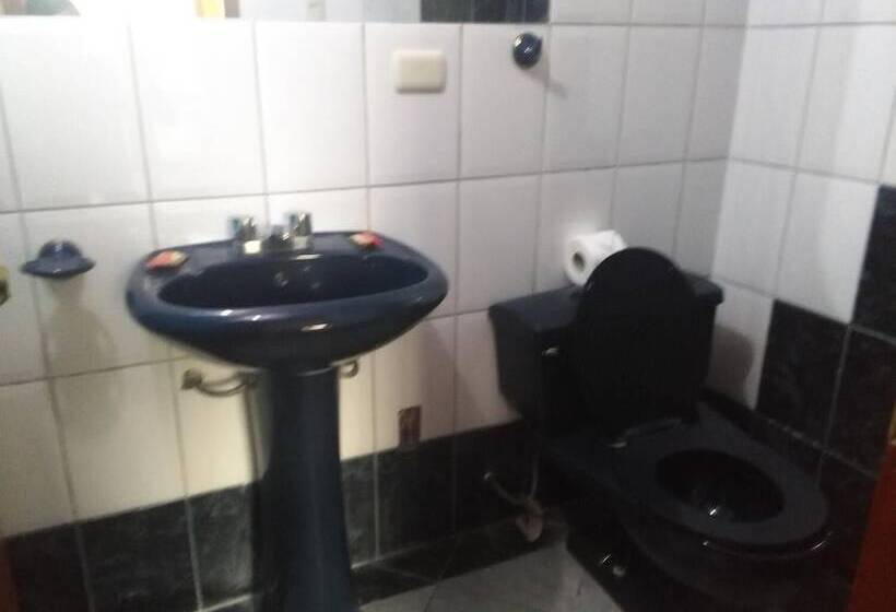 בית מלון כפרי Don Sam