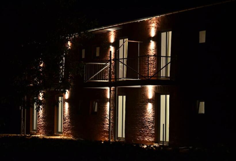 酒店 Ferienwohnungen Burg Blens