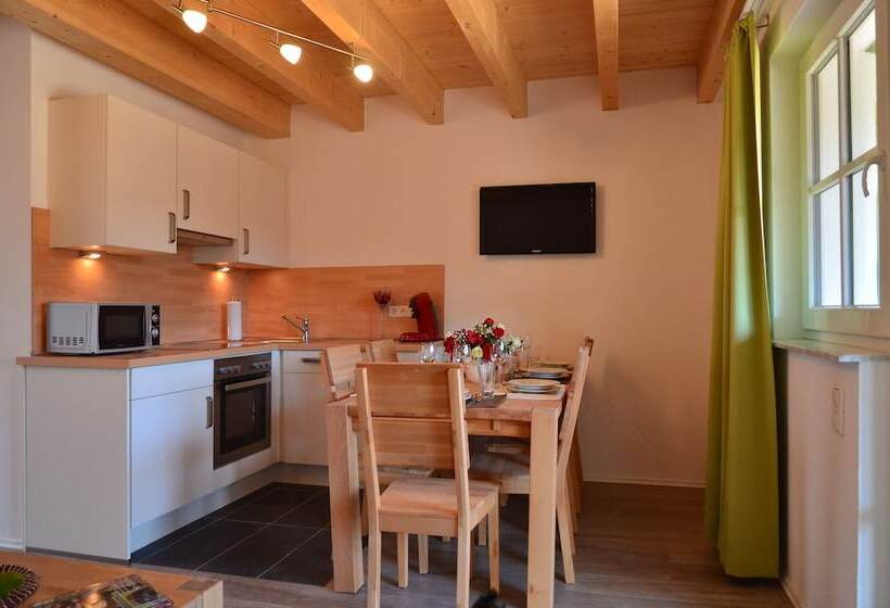 酒店 Ferienwohnungen Burg Blens