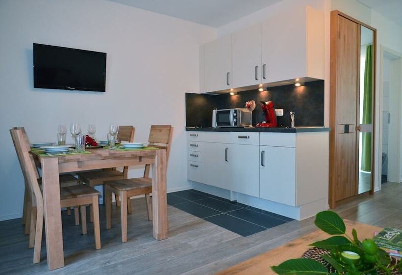 酒店 Ferienwohnungen Burg Blens