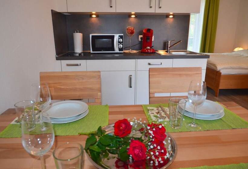 酒店 Ferienwohnungen Burg Blens