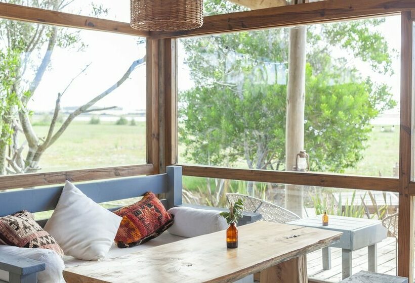 Hotel Folk Glamp Tents