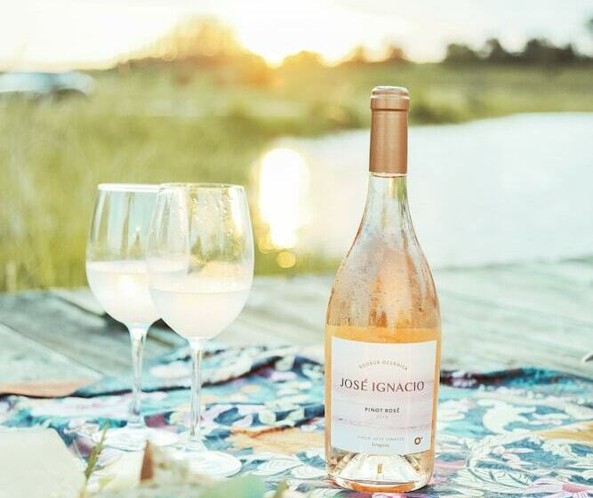 Hotel Folk Glamp Tents