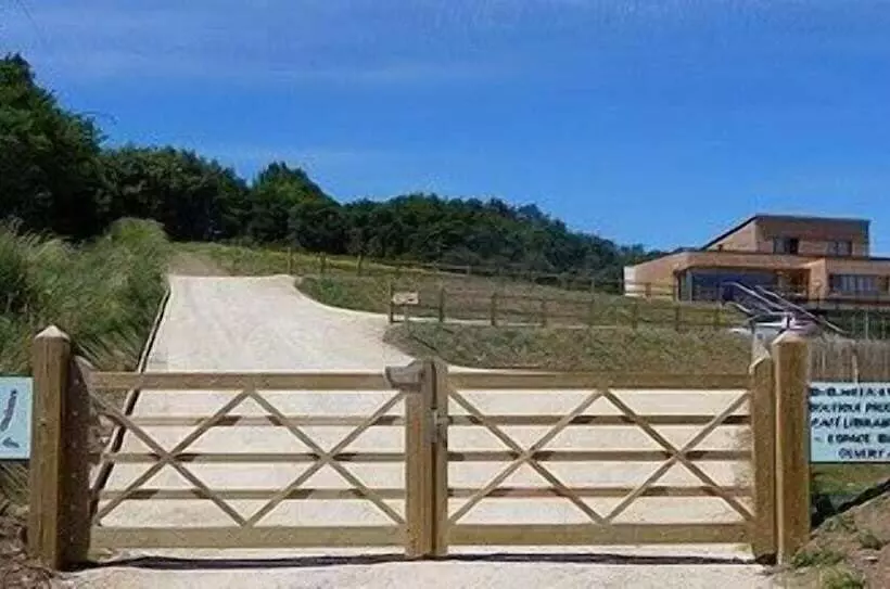 Hotelli Les Roulottes Des Korrigans