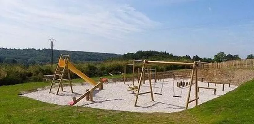 Hotelli Les Roulottes Des Korrigans