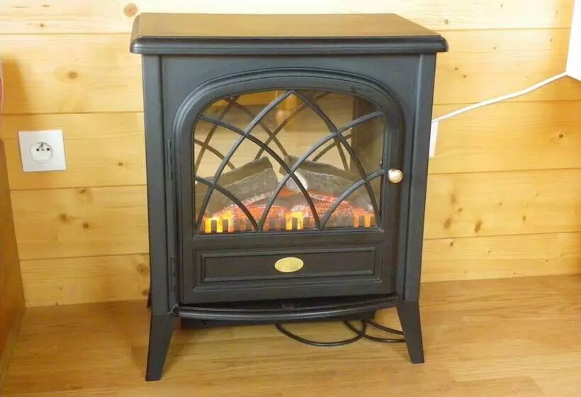 Hotelli Les Roulottes Des Korrigans