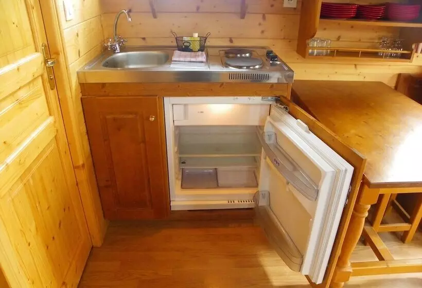 Hotelli Les Roulottes Des Korrigans