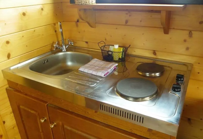 Hotelli Les Roulottes Des Korrigans